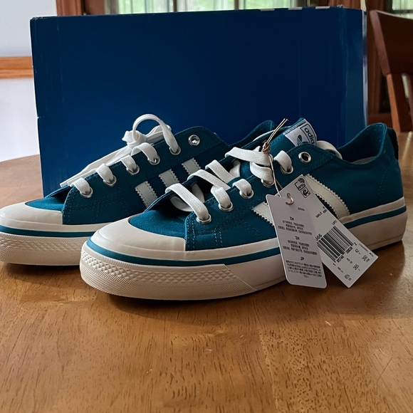 Adidas Nizza Turquoise Canvas Sneakers with White Trim - Picture 2 of 6